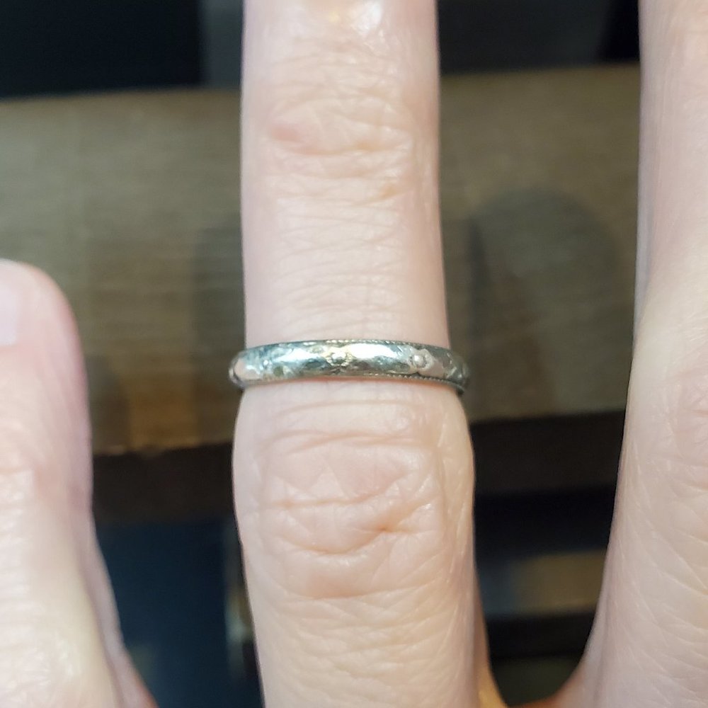 Size 5 925 Sterling Silver Faded Pattern Ring